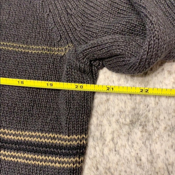 Dockers Gray/Olive Plaid Crew Neck Sweater - Picture 4 of 5